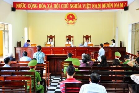 nộp đơn ly hôn ở xã hay huyện