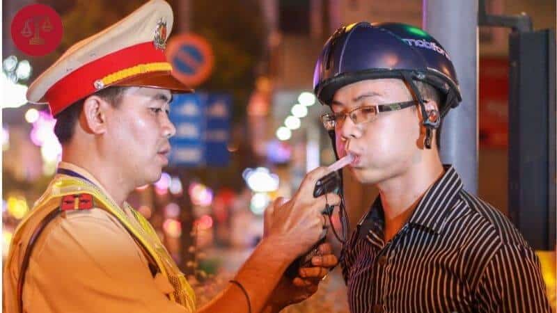 đi xe máy nồng độ cồn 0.4 phạt bao nhiêu
