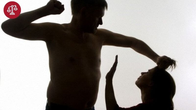 khởi kiện chồng đánh vợ