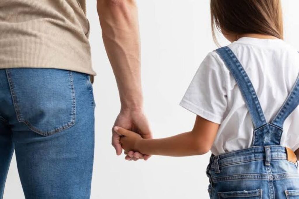Ly Hôn Đơn Phương Ai Được Quyền Nuôi Con? Hướng Dẫn Giành Quyền Nuôi Con Mới Nhất 10 ly hon don phuong ai duoc quyen nuoi con