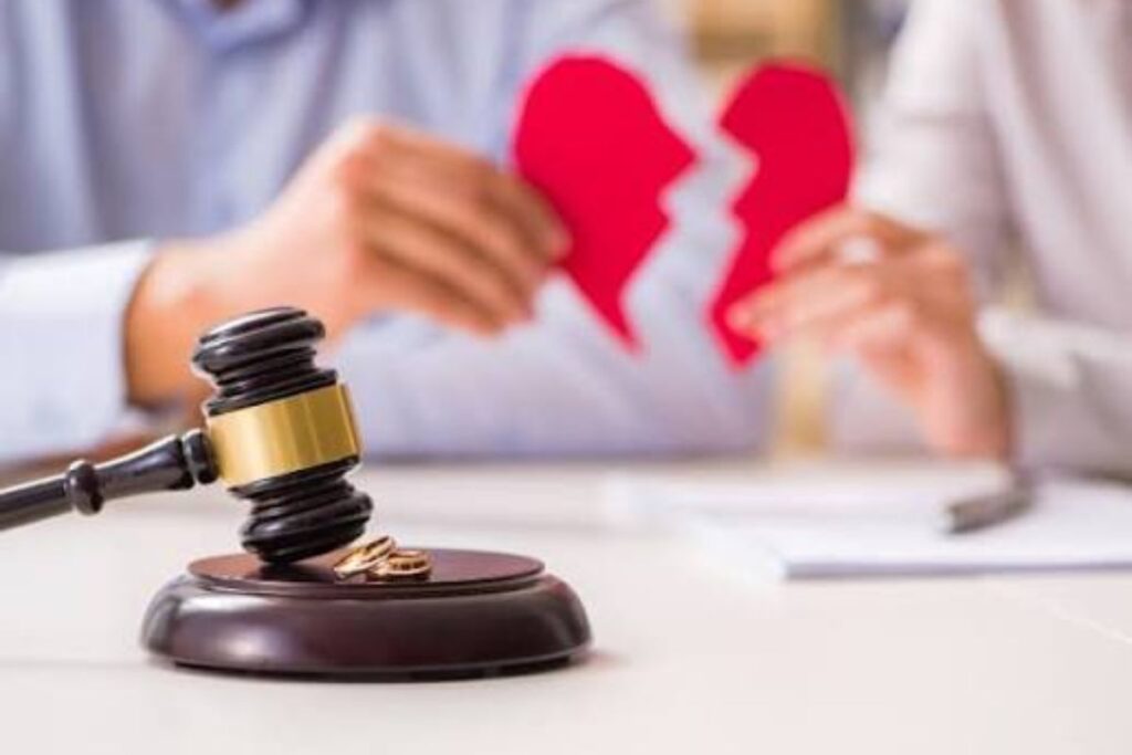 Đang Ly Hôn Đơn Phương Có Kết Hôn Với Người Khác Được Không? Rủi Ro Pháp Lý Cực Lớn Ít Ai Biết! 5 ly hon don phuong co ket hon duoc khong
